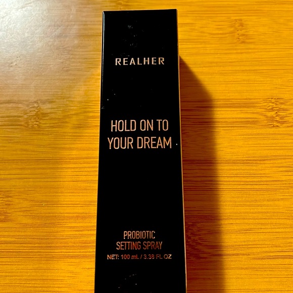 Realher Hold on to Your Dream Probiotic Setting Spray, BNIB - Picture 1 of 3